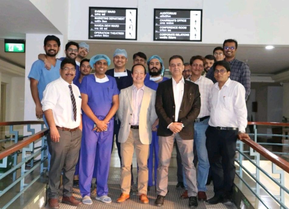 Learning From a Global Leader in Spine Care loading=