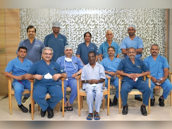 Successfully Removeing 8+ kg Facial Tumor, Restoring Patient’s Life