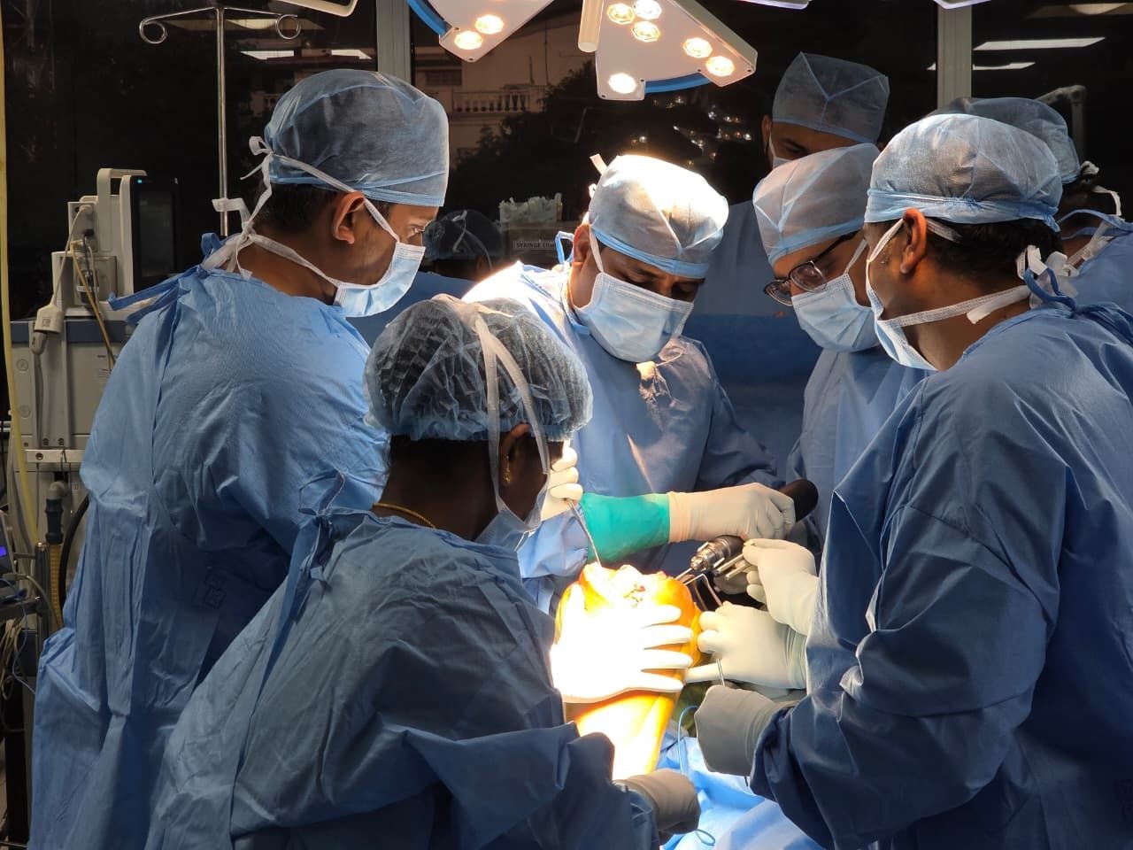 Demonstrated the MAKO robotic system  loading=